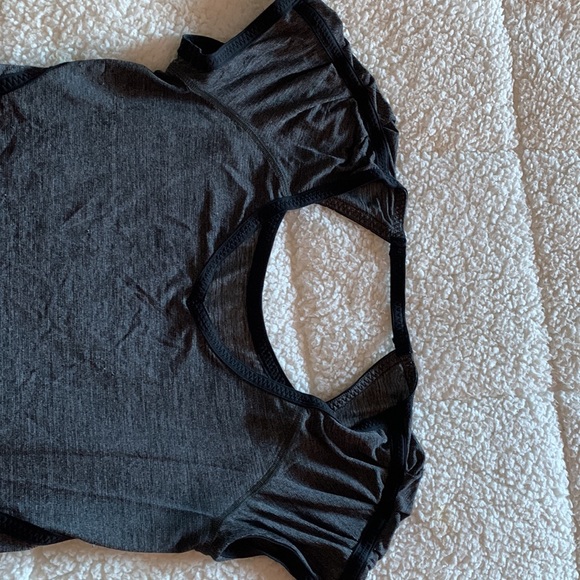 Short sleeve - Picture 2 of 4